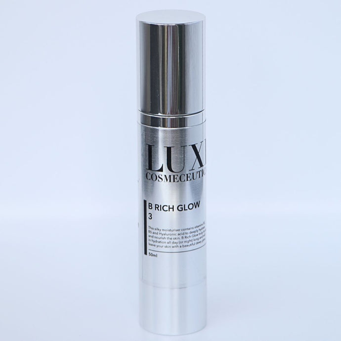 Glow-enhancing moisturiser with B vitamins in Sydney