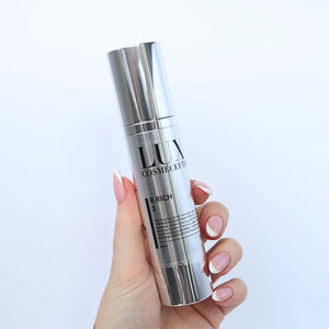 Anti-aging B-vitamin moisturiser for hydration and repair