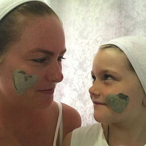 Clay masks for oily skin in Canberra with fast delivery